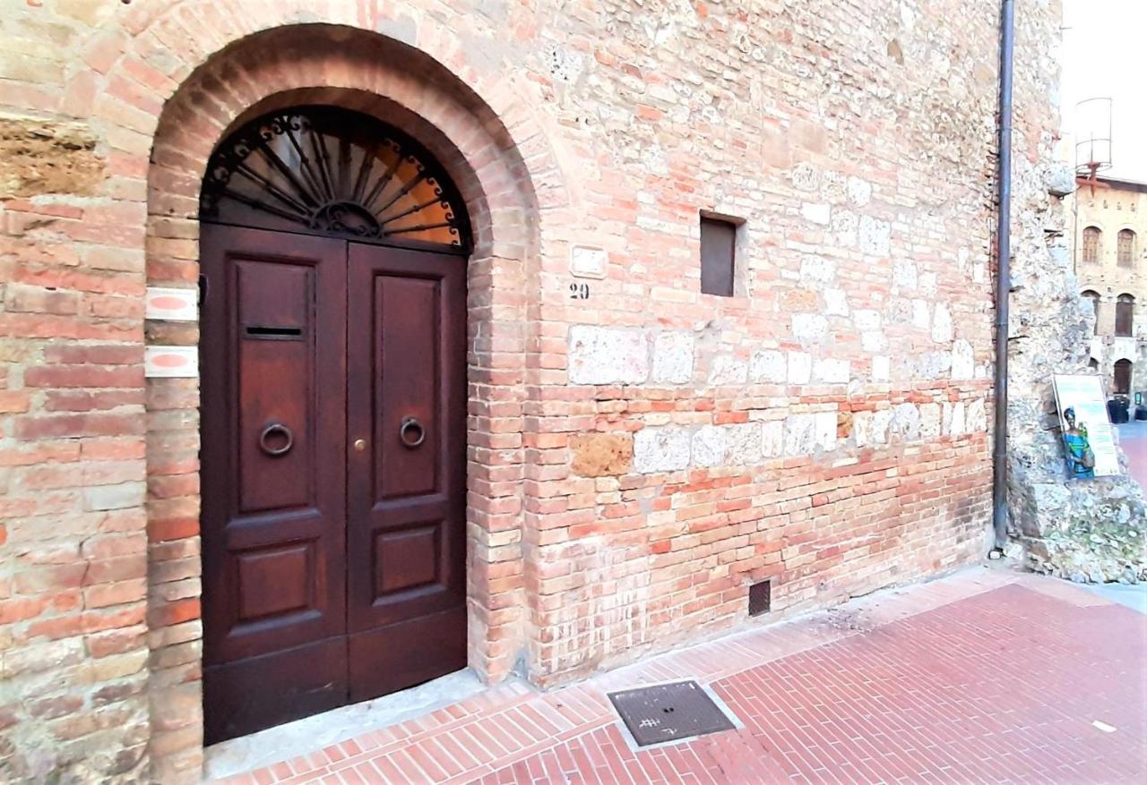 Sangi Studio Apartment - With Amazing View Of The Duomo San Gimignano Dış mekan fotoğraf