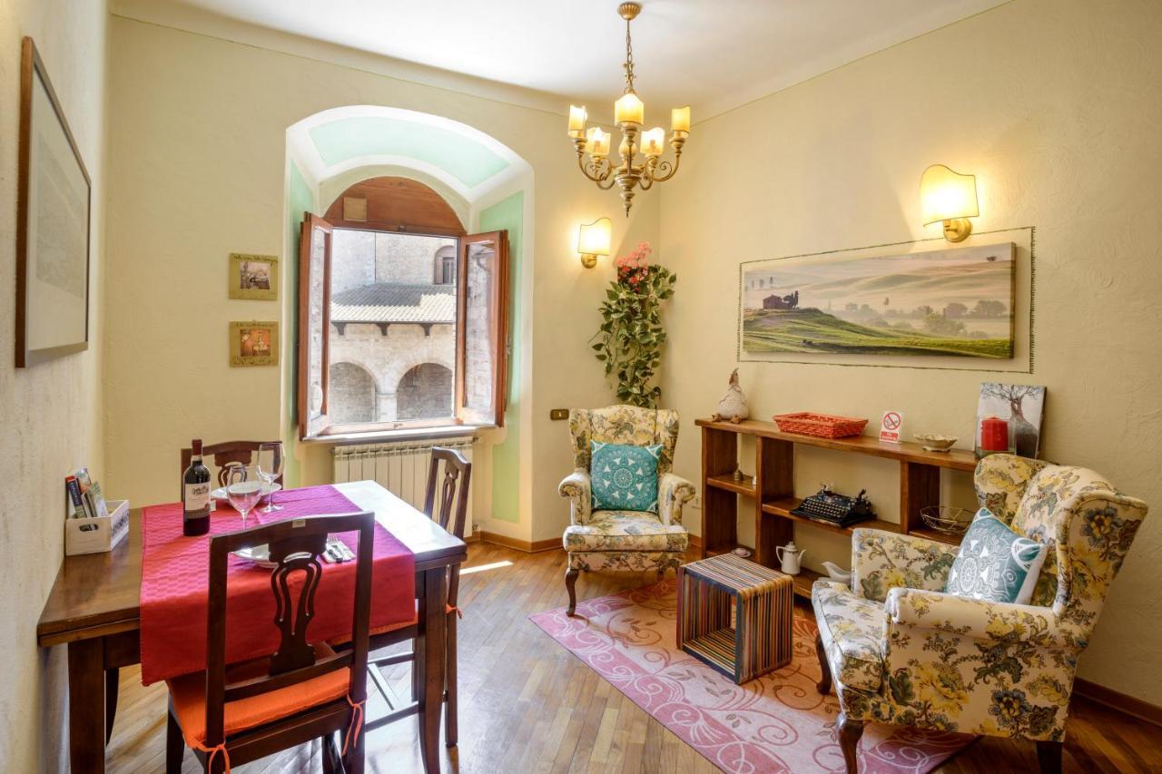 Sangi Studio Apartment - With Amazing View Of The Duomo San Gimignano Dış mekan fotoğraf