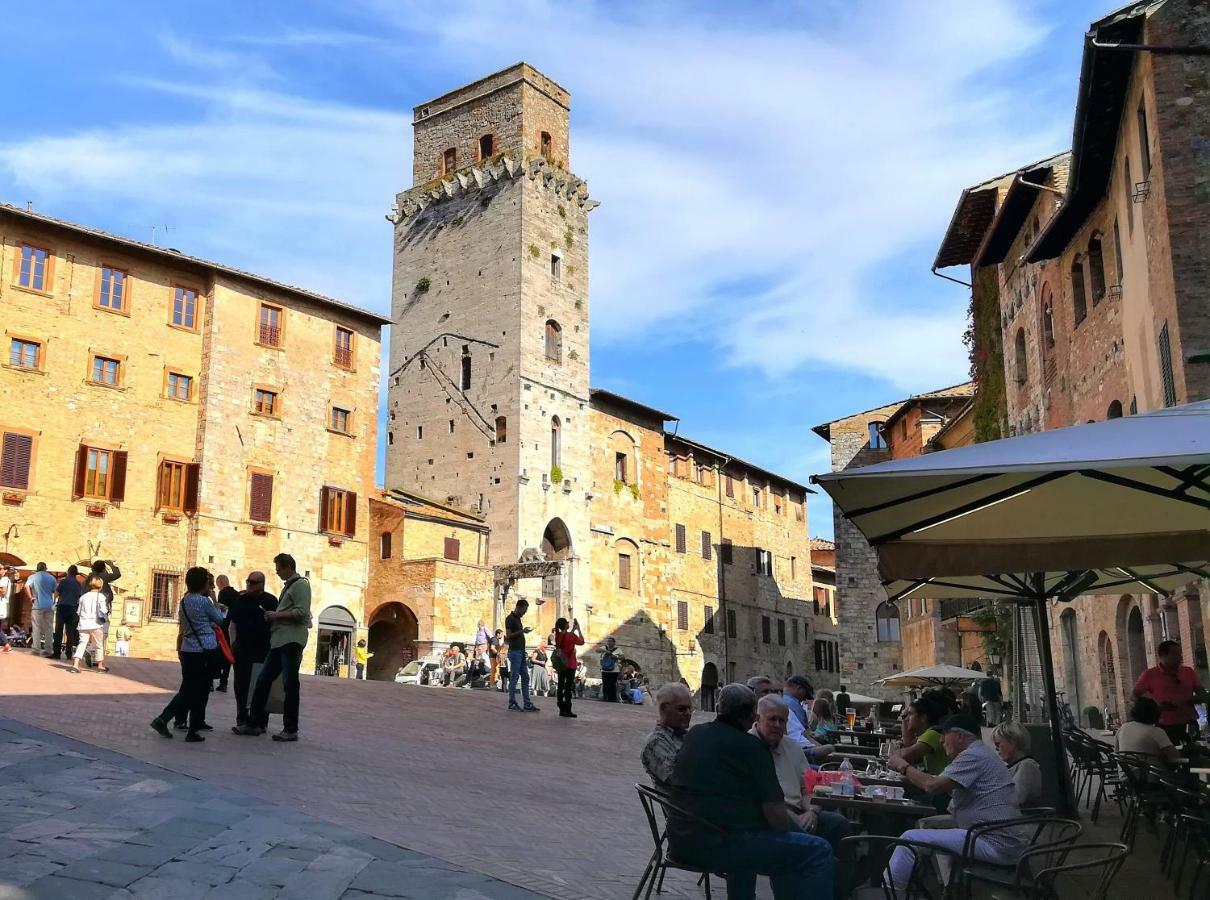 Sangi Studio Apartment - With Amazing View Of The Duomo San Gimignano Dış mekan fotoğraf